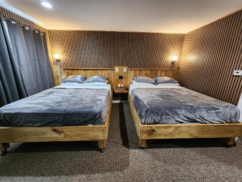 Shiva's Travelers Lodge - image 8
