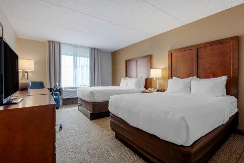 Comfort Inn The Pointe - image 11