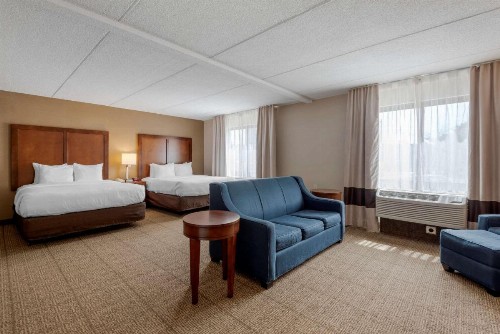 Comfort Inn The Pointe - image 34