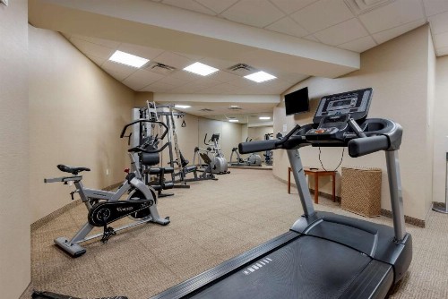 Comfort Inn The Pointe - image 37