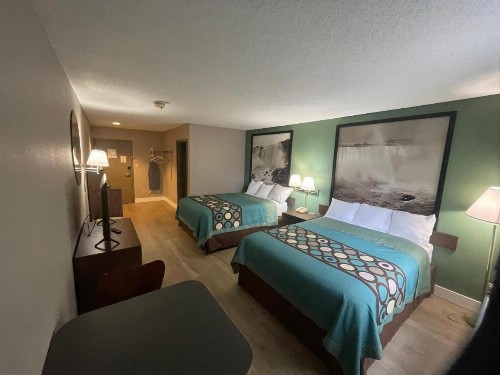 Super 8 by Wyndham Niagara Falls - image 10