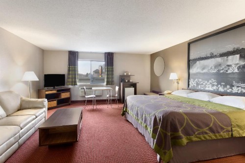 Super 8 by Wyndham Niagara Falls - image 17