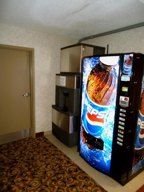 Super 8 by Wyndham Niagara Falls - image 20