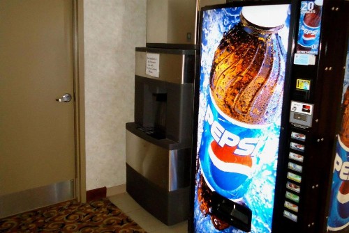 Super 8 by Wyndham Niagara Falls - image 21