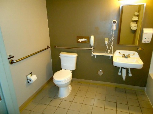 Super 8 by Wyndham Niagara Falls - image 32