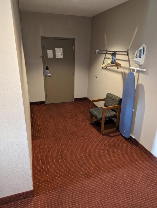 Super 8 by Wyndham Niagara Falls - image 34