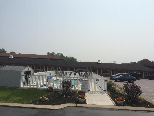 Caravan Motel - image 13