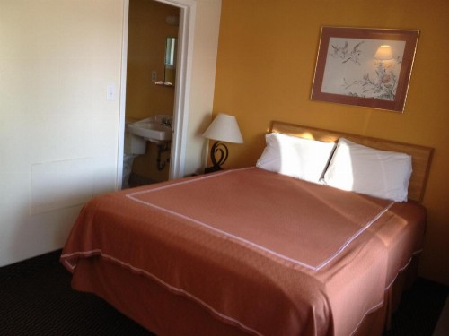 Caravan Motel - image 15