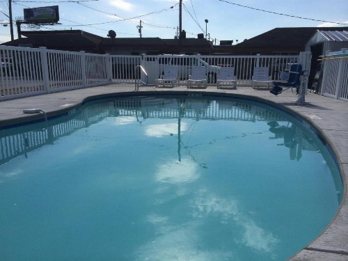 Caravan Motel - image 17