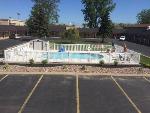 Caravan Motel - image 29