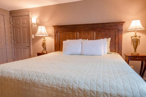 Red Coach Inn - image 15