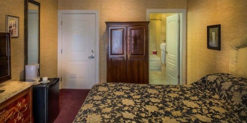 Red Coach Inn - image 25