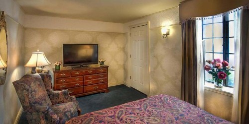 Red Coach Inn - image 29