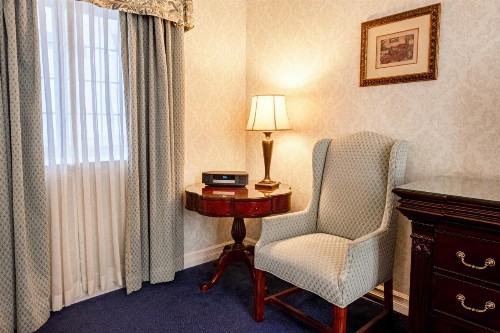 Red Coach Inn - image 32