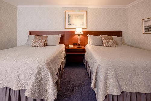 Red Coach Inn - image 4