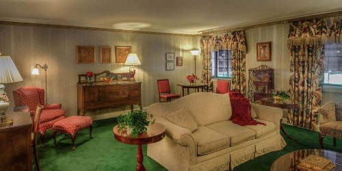 Red Coach Inn - image 9