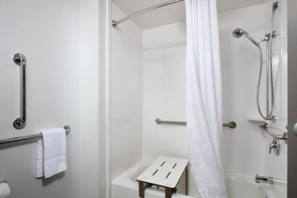 Hampton Inn Niagara Falls - image 15