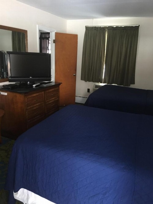 Anchor Motel - image 20