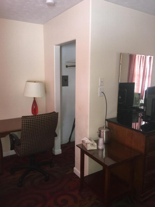 Anchor Motel - image 42