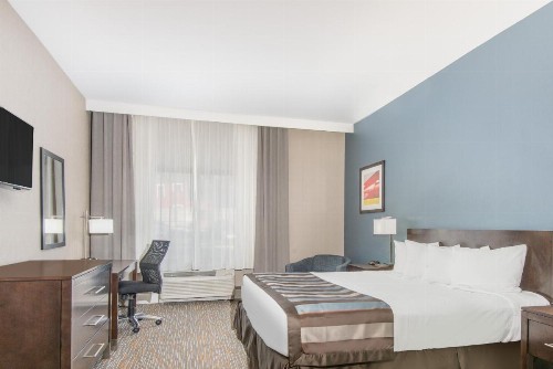 Wingate by Wyndham Niagara Falls - image 11