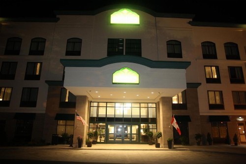 Wingate by Wyndham Niagara Falls - image 23