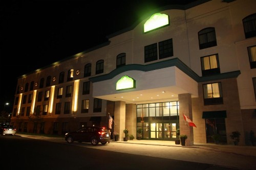 Wingate by Wyndham Niagara Falls - image 24
