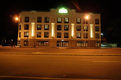 Wingate by Wyndham Niagara Falls - image 26