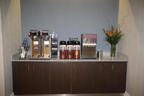 Wingate by Wyndham Niagara Falls - image 34