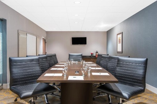 Wingate by Wyndham Niagara Falls - image 4