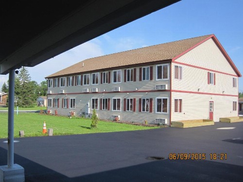 Stay Inn and Suites - image 28