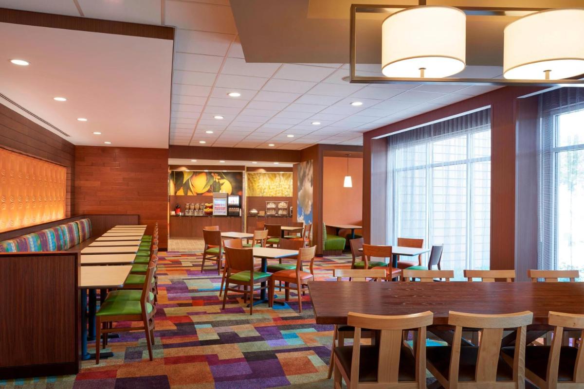 Fairfield Inn & Suites by Marriott Niagara Falls - image 2