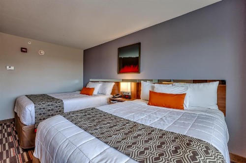 Microtel Inn & Suites by Wyndham Niagara Falls - image 22
