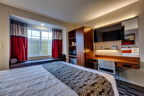 Microtel Inn & Suites by Wyndham Niagara Falls - image 31