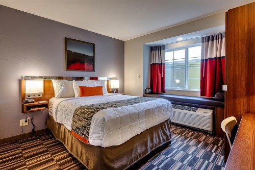 Microtel Inn & Suites by Wyndham Niagara Falls - image 32
