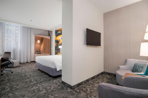 Courtyard by Marriott Niagara Falls USA - image 11
