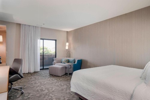 Courtyard by Marriott Niagara Falls USA - image 13