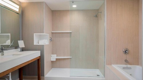 Courtyard by Marriott Niagara Falls USA - image 18