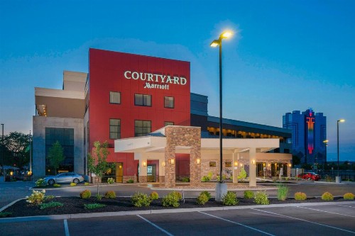 Courtyard by Marriott Niagara Falls USA - image 3