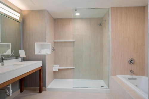 Courtyard by Marriott Niagara Falls USA - image 39