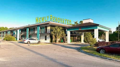 Quality Inn At Eglin AFB - image 1