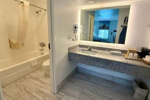 Quality Inn At Eglin AFB - image 25