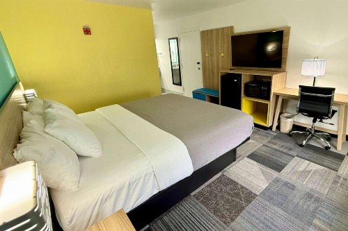 Quality Inn At Eglin AFB - image 8