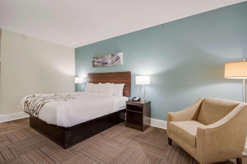 Days Inn by Wyndham Niceville/Eglin Air Force Base - image 18