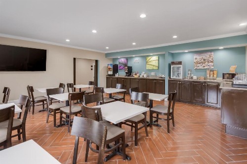 Days Inn by Wyndham Niceville/Eglin Air Force Base - image 28