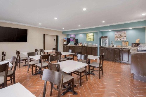Days Inn by Wyndham Niceville/Eglin Air Force Base - image 33
