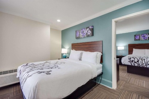 Days Inn by Wyndham Niceville/Eglin Air Force Base - image 9