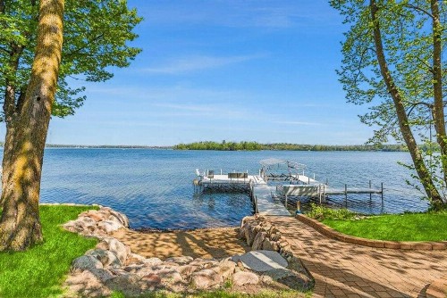 *NEW* Spa Luxury in an Expansive Cabin Escape! - image 5