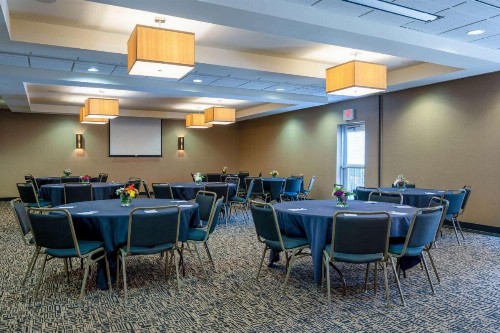 Cambria Hotel Noblesville Indianapolis - image 31