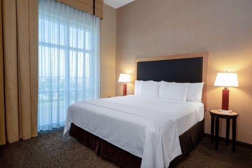 Cambria Hotel Noblesville Indianapolis - image 42