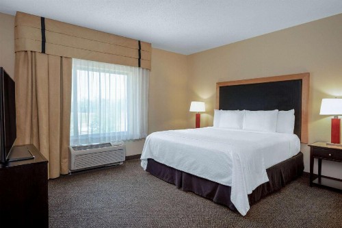 Cambria Hotel Noblesville Indianapolis - image 5